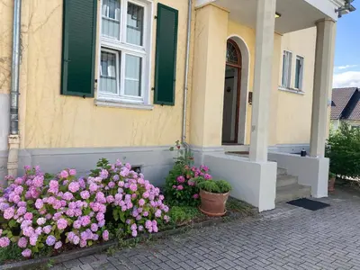 Das Gebäude in dem sich das Aparthotel befindet