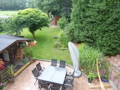 Ein Garten an der Unterkunft Ferienwohnung Bochum-Eppendorf