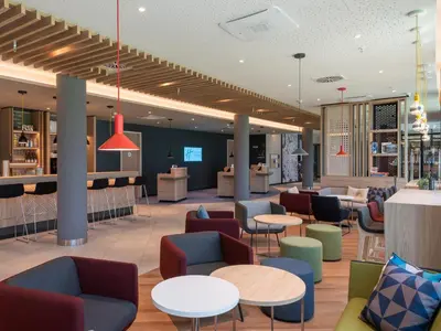 Ein Sitzbereich in der Unterkunft Holiday Inn Express Düsseldorf - Hauptbahnhof by IHG