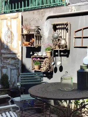 Ein Garten an der Unterkunft Ferienwohnung Am Schloßberg