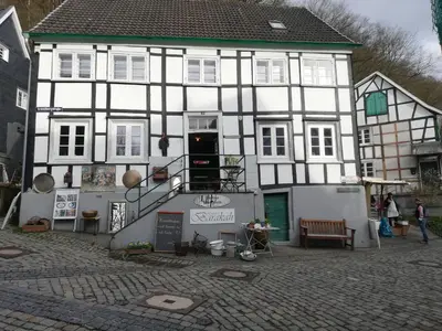 Das Gebäude in dem sich die Ferienwohnung befindet
