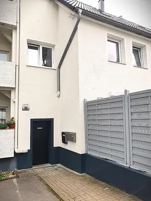 Das Gebäude in dem sich die Villa befindet