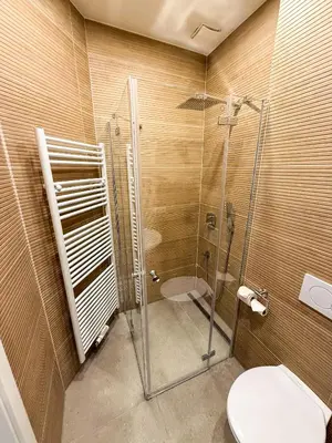 Ein Badezimmer in der Unterkunft Ruhr Business Apartments Essen Apartment mit 5 Einzelbetten Privat Parkplatz
