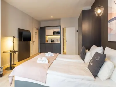 Ein Bett oder Betten in einem Zimmer der Unterkunft Limehome Düsseldorf Stresemannstraße - Digital Access