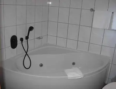 Ein Badezimmer in der Unterkunft Hotel Daun