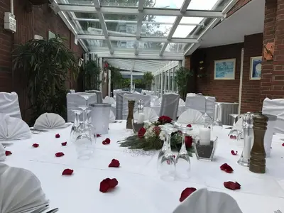 Ein Restaurant oder anderes Speiselokal in der Unterkunft Hotel Daun