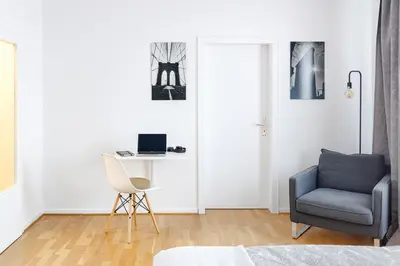 Ein Sitzbereich in der Unterkunft Stylish apartment - 3 Min walk to Wuppertal main train station - Close to the University - Kitchen - Netflix