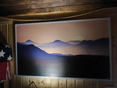 Ein allgemeiner Bergblick oder ein Berglick von des Campingplatzes aus
