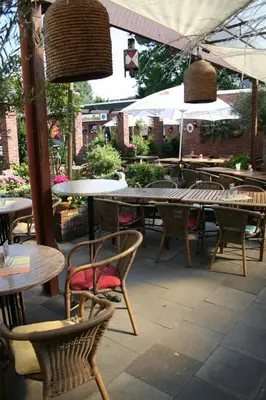 Ein Restaurant oder anderes Speiselokal in der Unterkunft Hotel Haus Union