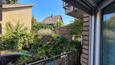 Ein Garten an der Unterkunft Ferienwohnung am Landschaftspark Duisburg-Nord
