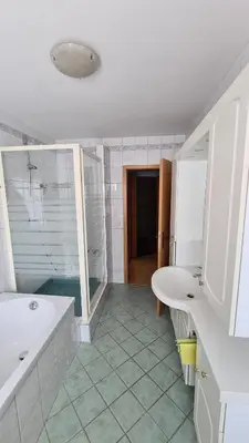 Ein Badezimmer in der Unterkunft Ferienwohnung am Landschaftspark Duisburg-Nord