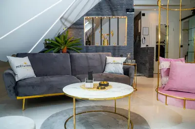 Ein Sitzbereich in der Unterkunft Exquisites Loft mit Whirlpool
