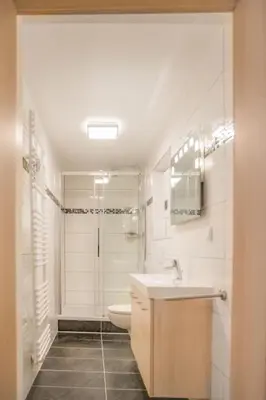 Ein Badezimmer in der Unterkunft Düsseldorfer Apartment am See