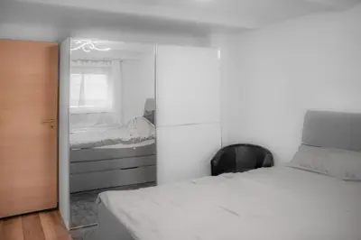 Ein Bett oder Betten in einem Zimmer der Unterkunft Düsseldorfer Apartment am See