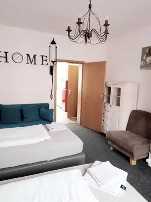 Ein Bett oder Betten in einem Zimmer der Unterkunft ELENA flat ROSA Oberhausen Zentrum CentrO Westfield