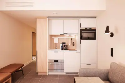 Küche/Küchenzeile in der Unterkunft Adina Apartment Hotel Dusseldorf