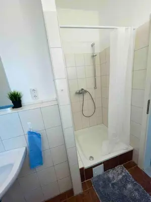 Ein Badezimmer in der Unterkunft Tiny Bungalow, Check-In Kontaktlos, Zentral, Duisburg