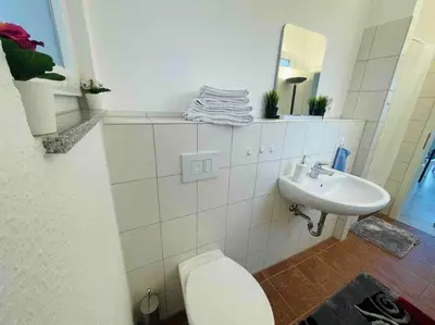 Ein Badezimmer in der Unterkunft Tiny Bungalow, Check-In Kontaktlos, Zentral, Duisburg