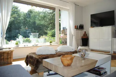 TV/Unterhaltungsangebot in der Unterkunft Exklusive Villa am Wald mit Garten, Waldzugang und Sauna