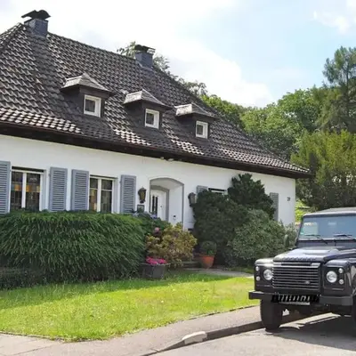 Exklusive Villa am Wald mit Garten