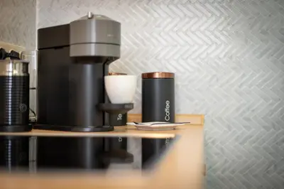Kaffee-/Teezubehör in der Unterkunft Maracoón - Suite Studios 1 Krefeld Uerdingen I 20 Min zur Messe