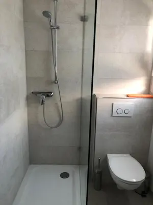 Ein Badezimmer in der Unterkunft Bel Art Etage mit großem Parkplatz