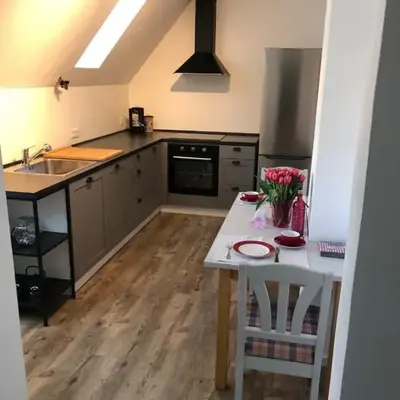 Bel Art Etage mit großem Parkplatz