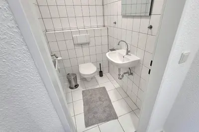 Ein Badezimmer in der Unterkunft -CS24- 5 rooms apartment with balcony - IL01