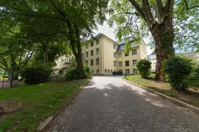 Das Gebäude in dem sich die Ferienwohnung befindet