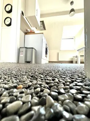 Küche/Küchenzeile in der Unterkunft Duisburg FeelHome, Flughafen nah,2-Schlafzimmer, Badewanne, Zentral, WiFi, Top Floor