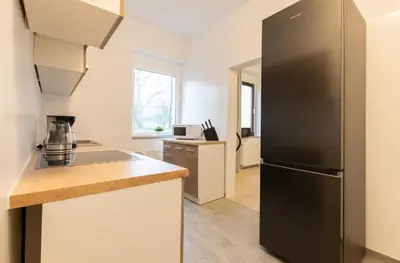 Küche/Küchenzeile in der Unterkunft Tolstov Apartments - 4 Room Apartments - 30 Min Messe DUS