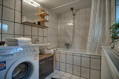 Ein Badezimmer in der Unterkunft Maisonette privater Zugang Waschmaschine Parkplatz