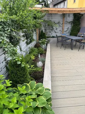 Ein Garten an der Unterkunft Big apartment with Parking, 30 min to Düsseldorf
