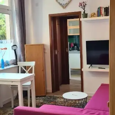 Büdchen am Rathaus-Parkplatz-Bett und Schlafcouch-EG-NETFLIX-