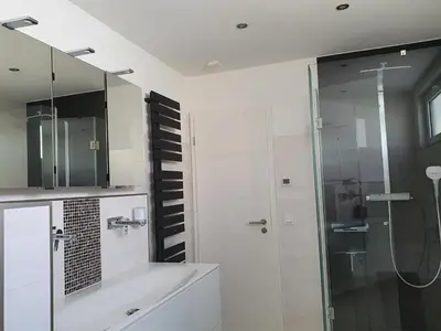 Ein Badezimmer in der Unterkunft Phönixsee - Studio mit Küche, Bad und Dachterrasse
