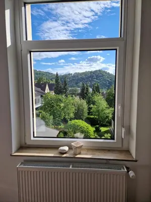 Ein allgemeiner Bergblick oder ein Berglick von der Ferienwohnung aus