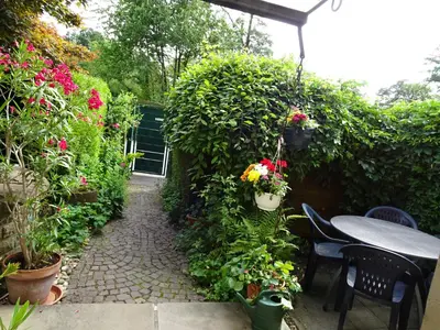 Ein Garten an der Unterkunft Ferienwohnung im Grünen mit Balkon