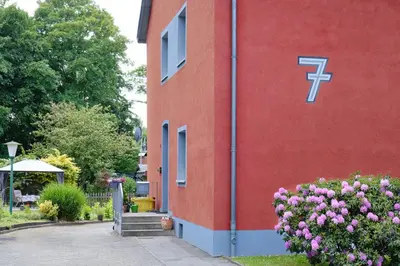 Das Gebäude in dem sich die Ferienwohnung befindet