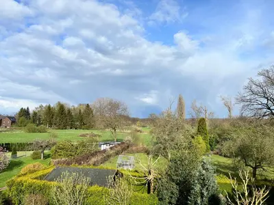 Ein Garten an der Unterkunft Neue Ferienwohnung in Marl