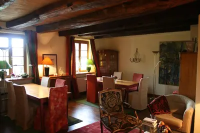 Ein Sitzbereich in der Unterkunft Landhaus in idyllischer, ruhiger Lage und Flughafennähe