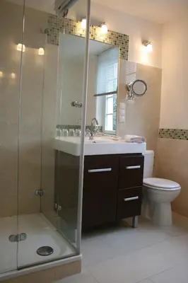 Ein Badezimmer in der Unterkunft Landhaus in idyllischer, ruhiger Lage und Flughafennähe