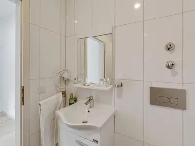Ein Badezimmer in der Unterkunft Oberhausen Quiet Corner
