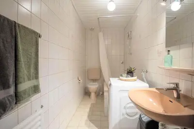 Ein Badezimmer in der Unterkunft Modern & Spacious Apartment in Lüdenscheid