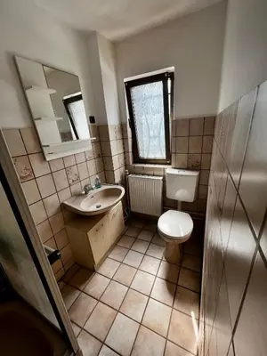 Ein Badezimmer in der Unterkunft Gemütliches Zimmer mit großer Terrasse Nähe Messe, Flughafen & PSD Dome