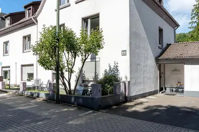 Das Gebäude in dem sich die Ferienwohnung befindet