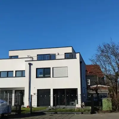 Neue Doppelhaushälfte mit Terrasse