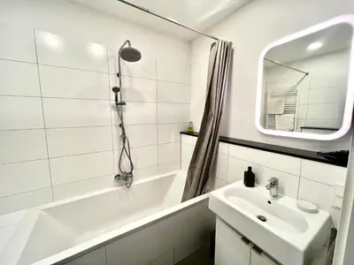 Ein Badezimmer in der Unterkunft Vibehome Düsseldorf - Stresemannstraße