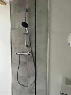 Ein Badezimmer in der Unterkunft Modern Business Studio - 5 Min to DUS Airport & Messe