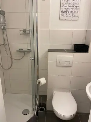 Ein Badezimmer in der Unterkunft WORK & TRAVEL Apartment - Gratis NETFLIX - seht gute Verkehrsanbindung