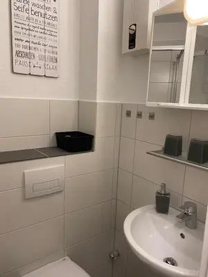 Ein Badezimmer in der Unterkunft WORK & TRAVEL Apartment - Gratis NETFLIX - seht gute Verkehrsanbindung